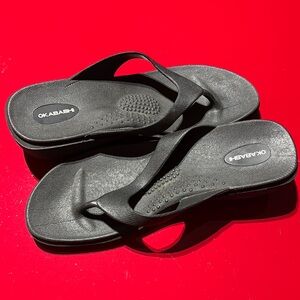 Okabashi Black Sandals with Textured Footbed